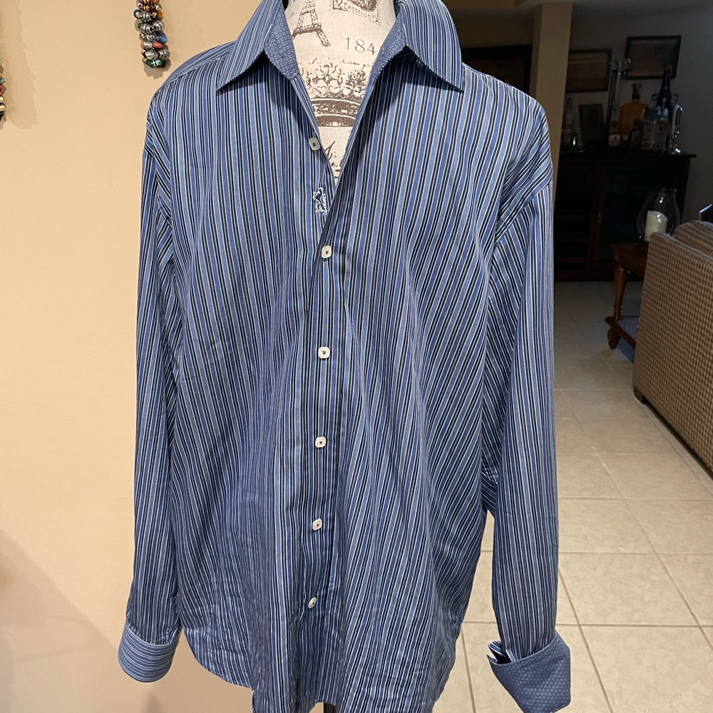 Bugatchi Men’s dress shirt size large classic fit.